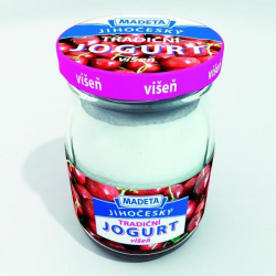 Bohemian traditional cherry yoghurt 2.5% Madeta